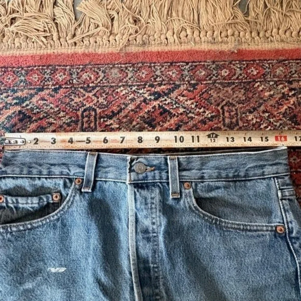 VTG Levi's 32x31 501 Original‎ Fit Jeans Mens Blue Button Fly Straight Leg USA